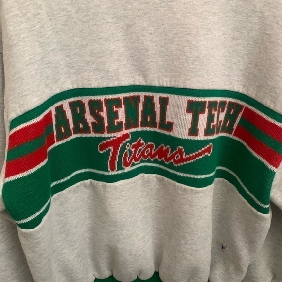 VTG VARSITY inspired crewneck - Picture 3 of 4